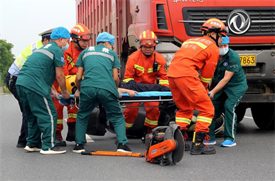 万柏林区九龙道路救援